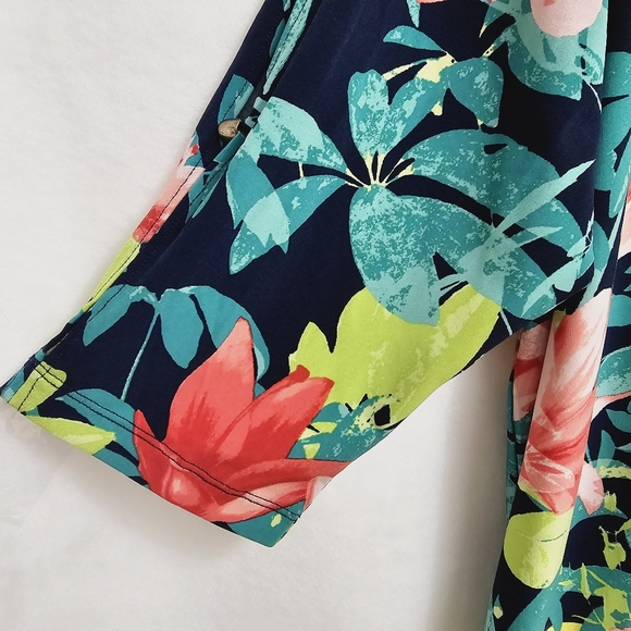 Ruby Rd., Colorful Botanical Tunic, Wrinkle Resistant Easy Care, Size 1X - Picture 8 of 13